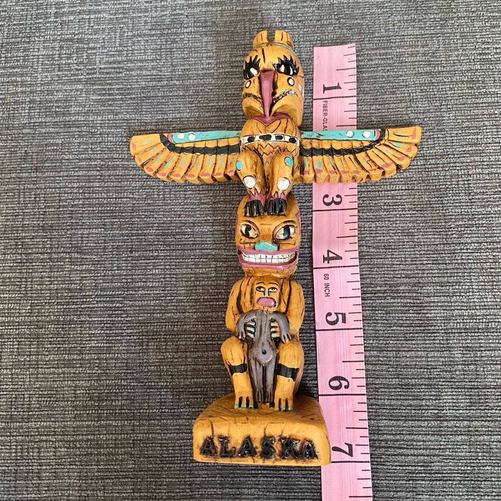 Vtg Alaska Resin Eagle Totem Pole figurine - Picture 5 of 6